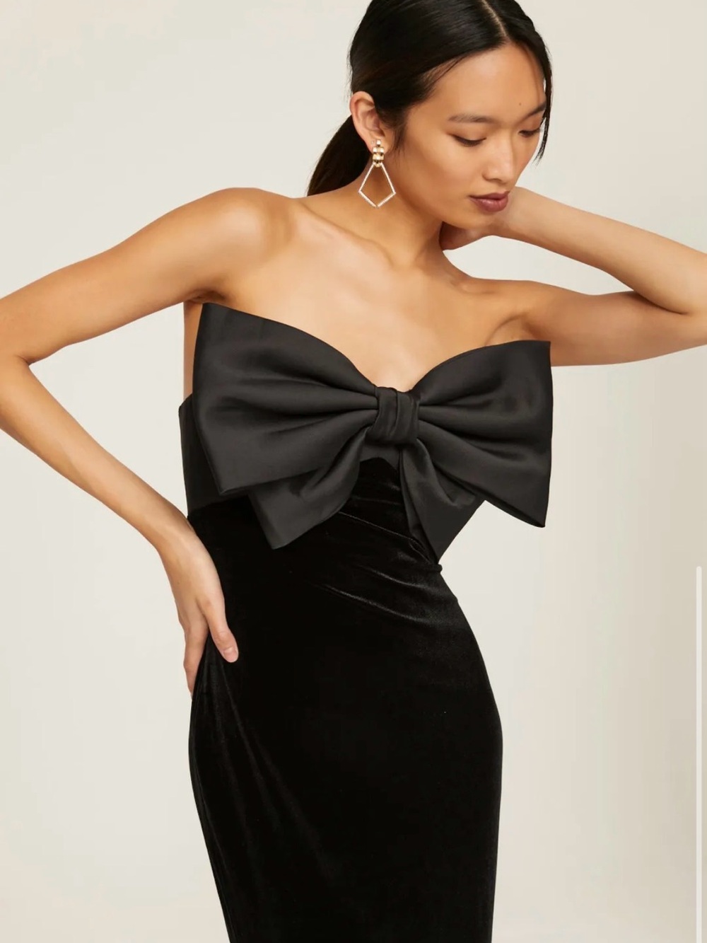 Badgley Mischka Black Strapless Bow-Detail Velvet Evening Dress